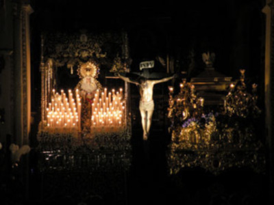Galería del Descendimiento de Cristo en la Hermandad de la Soledad de Alcalá del Río (Sevilla)
