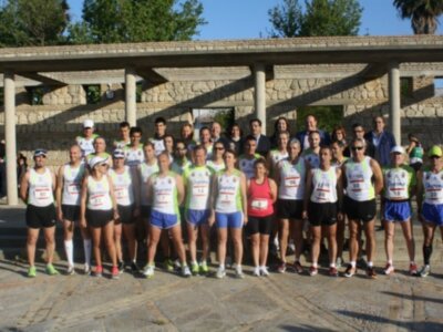 42 atletas de Chipiona tomaron la salida en una Media Maratón Costa de la Luz en la que la climatología acompañó