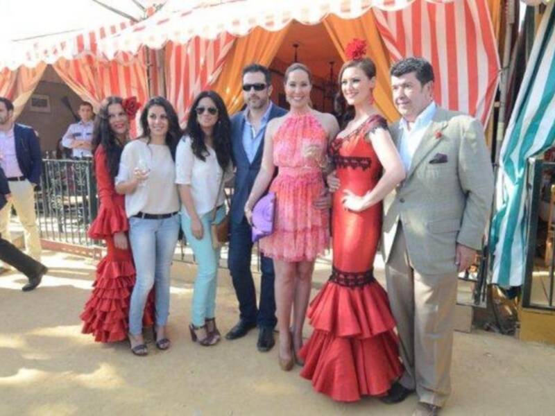 Numerosos personajes conocidos en Feria de Sevilla 2012