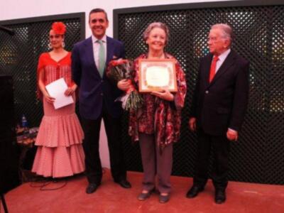 Numerosos personajes conocidos en Feria de Sevilla 2012
