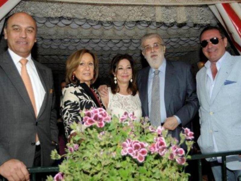 Numerosos personajes conocidos en Feria de Sevilla 2012