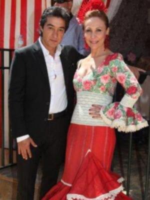 Numerosos personajes conocidos en Feria de Sevilla 2012