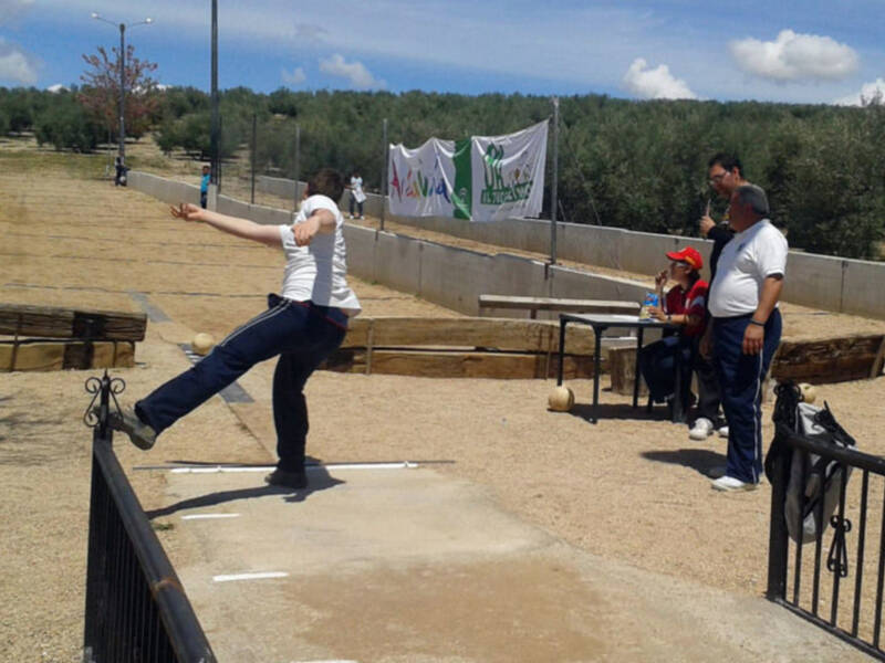 Los clubes de bolo andaluz desempolvan las bolas en la V Copa Alcalde de Villacarrillo