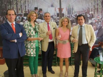 Marina Bernal junto a Mercedes Vazquez en UNA Television en la Feria de Jerez