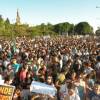Multitudinaria manifestación de profesores y estudiante en Sevilla