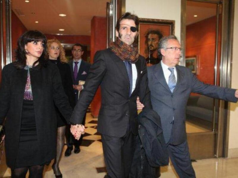 Padilla triunfa y pone banderillas con parche de diseño en un ojo
