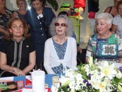 La duquesa  de Alba presidió la mesa petitoria de la esclerosis múltiple en Sevilla 