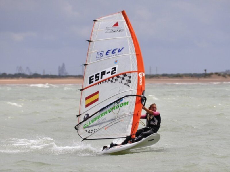 La flota del Club Náutico Sevilla, al asalto de los Campeonatos de España de vela infantil