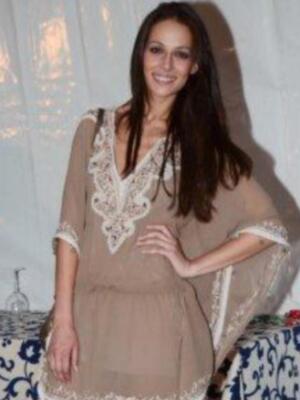 Eva González fan de la copla en el estreno del espectáculo azabache