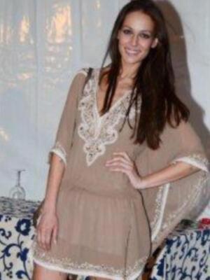 Eva González fan de la copla en el estreno del espectáculo azabache