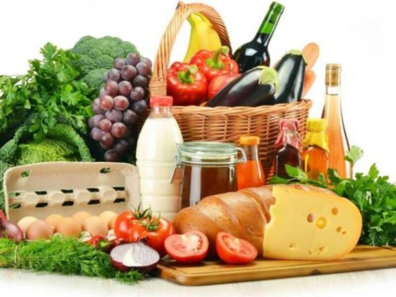 Beber mucho líquido y conservar bien los alimentos, claves para correcta alimentación en verano 