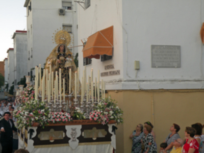 Medio siglo de devoción de todo un barrio, la huerta del Carmen.