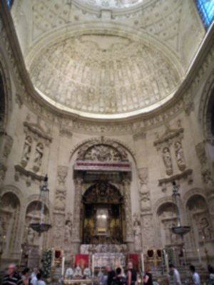 La Virgen de los Reyes patrona de la Archidiócesis de Sevilla, ha regresado a la capilla Real. 