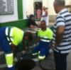 Playas y Aqualia continúan trabajando en la solución a la avería de agua que vierte en la Cruz del Mar(Chipiona)
