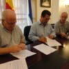 Firmado un convenio de colaboración entre el Ayuntamiento y Madre Coraje para la instalación de 5 contenedores para la recogida de ropa usada en Chipiona