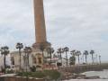 El Faro de Chipiona, una torre de 62 metros de altura ubicada en la costa sur de España. Es uno de los faros más altos del mundo y es un símbolo emblemático de la ciudad.