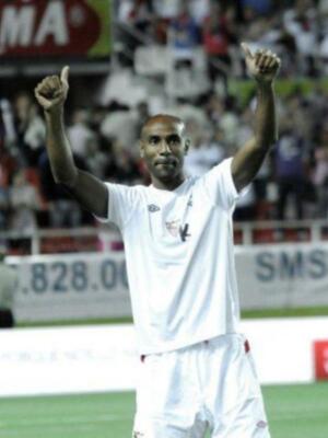 Kanoute se despide con un homenaje de Unicef a beneficio ciudad de los niños de África
