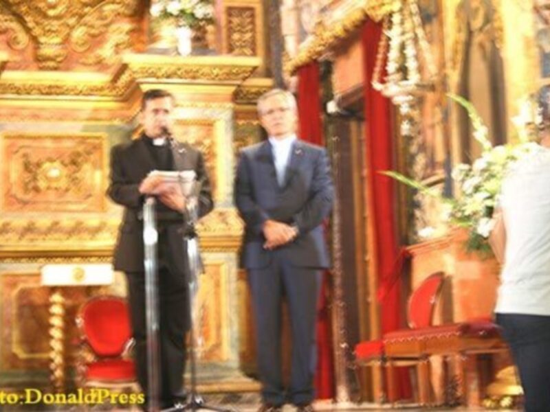 Don Bosco convocó a su alrededor a miles de personas en Sevilla, como la Gran Familia Salesiana que, somos en torno a nuestro Padre y Maestro San Juan Bosco.