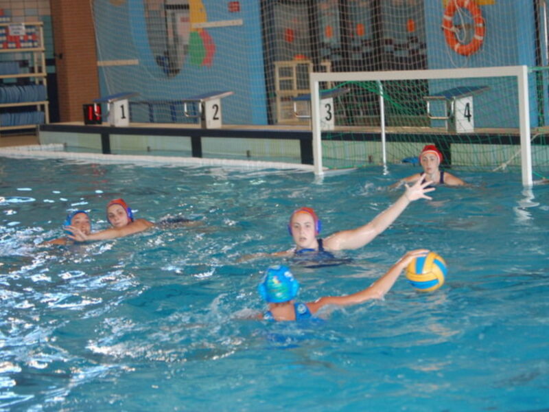 El mal inicio nazareno le condena ante la Escuela de Waterpolo de Zaragoza