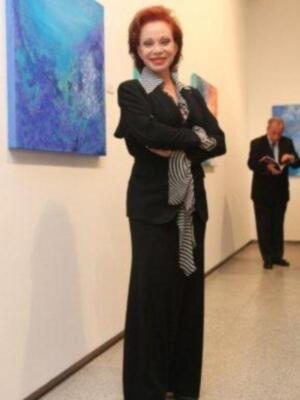 Paloma San Basilio expone por primera vez en Sevilla sus cuadros