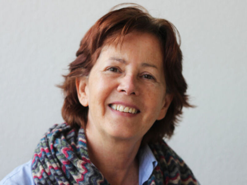 Marina Bernal presento El Ingles de Seron, segunda novela de Carmen de la Rosa VIDEO
