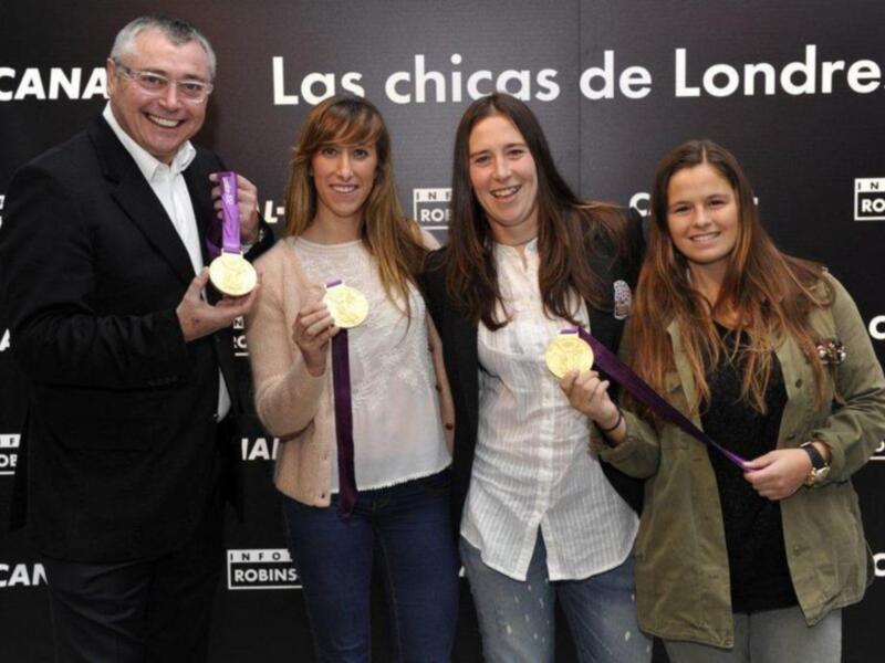 Las chicas de oro de olimpiada de Londres despiden el año con Michael Robinson en Canal Plus 
