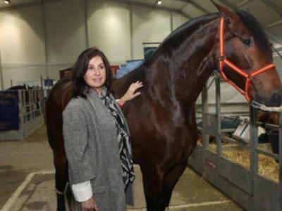 Carmen Martínez Bordiú inaugura el salón del caballo en Sevilla