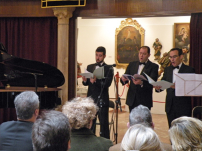Sevilla.Concierto de coplas en la clausura expositiva de la Hermandad de San Isidoro de Sevilla.