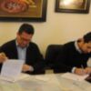 El Ayuntamiento y la Empresa chipionera Sport Cube Gestión Integral firman el contrato para la gestión de monitores en la piscina(Chipiona)