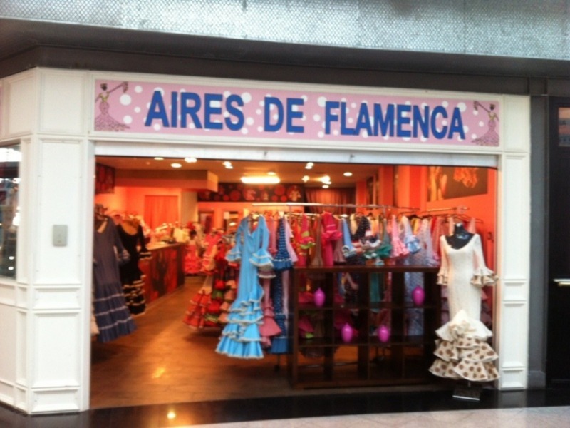 Apertura de una nueva tienda de AireSur, en Sevilla, Aires de Flamenca, centrada en moda flamenca