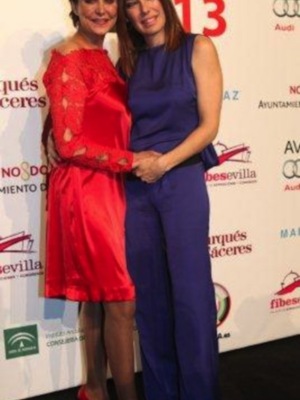 Claudia Revuelta debuta sobre la pasarela 