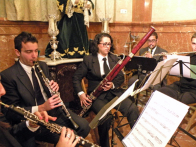 El paso de la Virgen de las Angustias de Alcalá del Río, llevará un cirio de los donantes de Órganos.