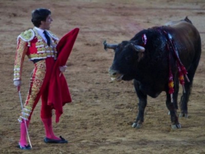 El Juli reaparece en Olivenza y sale por la puerta grande