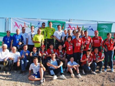 Bolo andaluz. La juventud se impone en el regional de parejas.