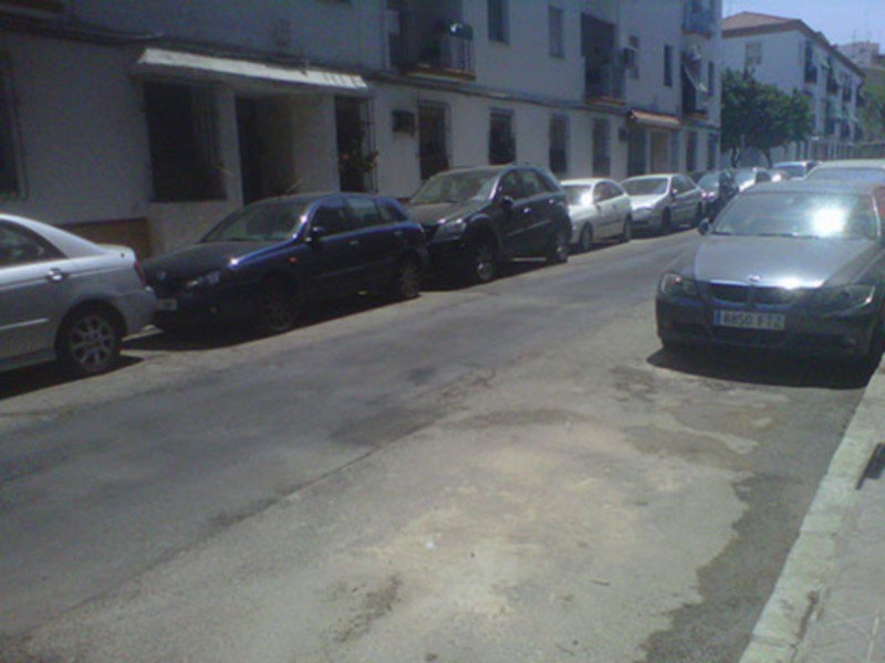 Calle Miño una obra pendiente de finalización del Ayuntamiento de Sevilla.