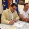Antonio Peña y Javier Díaz hacen partícipes a trabajadores municipales y ciudadanía del éxito histórico de las banderas azules(Chipiona) 