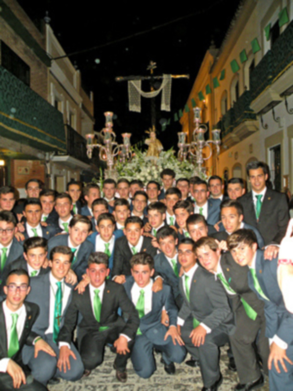 Provincia de Sevilla.  Procesión de la Santa Vera-cruz por el grupo joven de la Vera-cruz de Alcalá del Río.