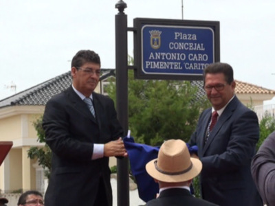 Inaugurada la plaza Antonio Caro Pimentel ÂCaritoÂ como reconocimiento a su trayectoria humana y política(Chipiona)