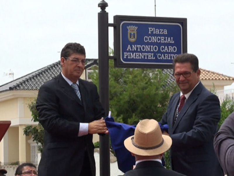 Inaugurada la plaza Antonio Caro Pimentel ÂCaritoÂ como reconocimiento a su trayectoria humana y política(Chipiona)