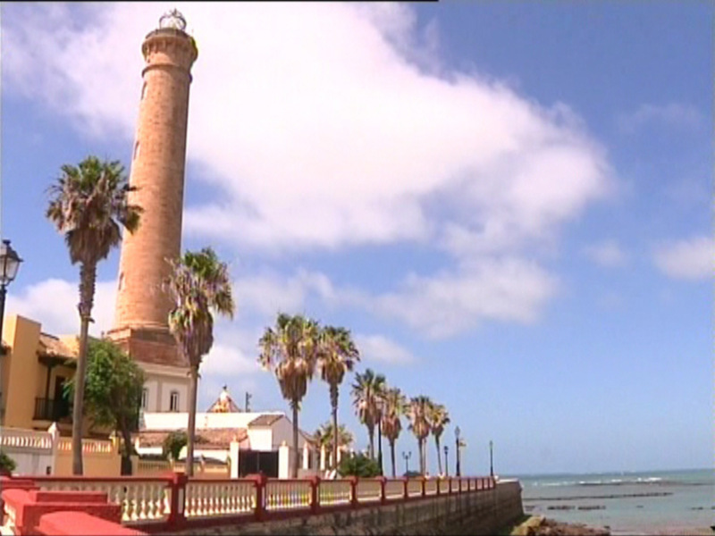 Antonio Peña anuncia que el día de la Virgen de Regla se estrenará la iluminación artística de la torre del Faro de Chipiona