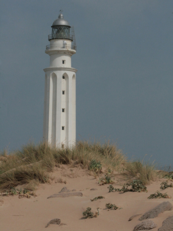 Las guerras no son cultura.(Faro de Trafalgar)