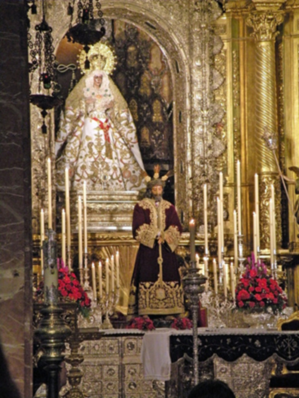 Sevilla. La Macarena celebro la Exaltación de la Santa Cruz