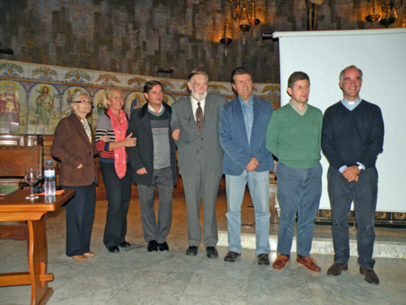 Julio Marvizón ofreció una conferencia sobre la Sabana Santa de Turín en la Parroquia de las  Sta. María Flores de Sevilla.