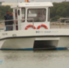El chipionero Enrique Caraballo presenta un barco con tecnología innovadora para la recogida de residuos de la costa  