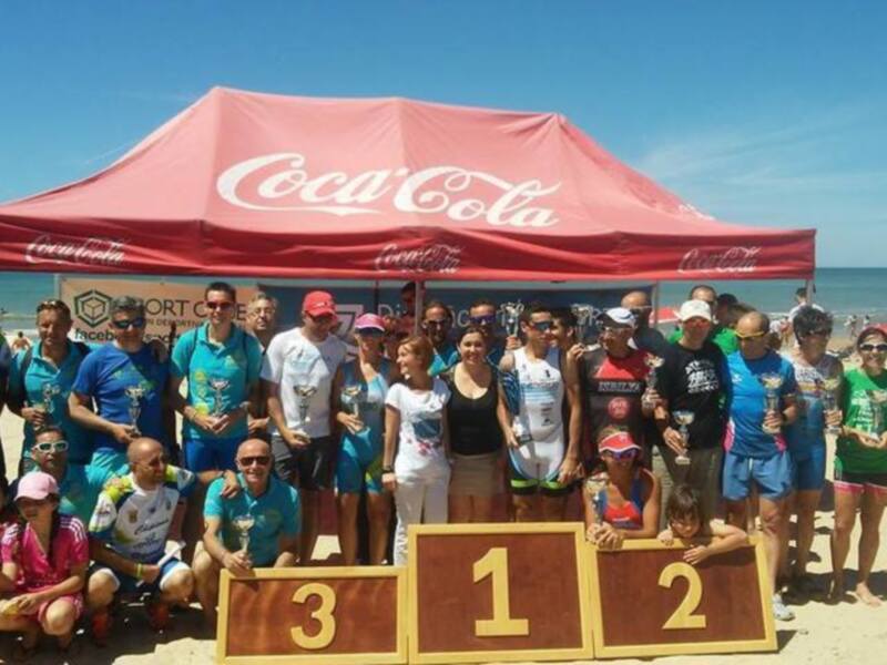 Un triatlón acompañado por un clima ideal promociona Chipiona y sus playas 