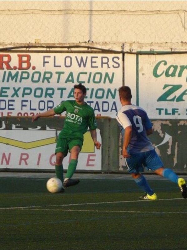 El Chipiona inicia la temporada con un empate en casa frente al Rota