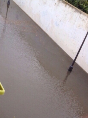 La parlamentaria de Izquierda Unida, Inmaculada Nieto, acude a Chipiona para entrevistarse con varios vecinos afectados por inundaciones