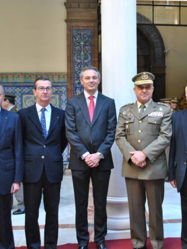 Conmemoración de  concesión de la ¨Cruz Laureada de San Fernando al Regimiento de Caballería, Cazadores de Alfonso XII¨, en la acción de Taxdirt.