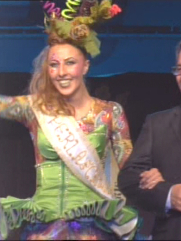 Cristina Bernal Montalbán y Ángela Montalbán Caro Perlas adulta e infantil del  Carnaval de Chipiona 2016