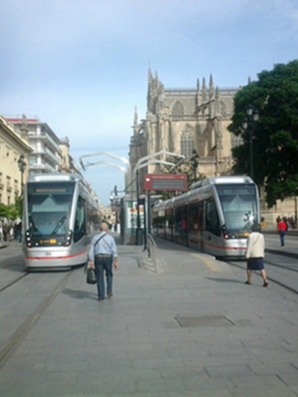 El gasto municipal del transporte colectivo en Sevilla fue de 207 euros por habitante al año
